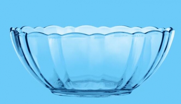 ps利用通道抠图快速抠出完整的玻璃碗图片教程